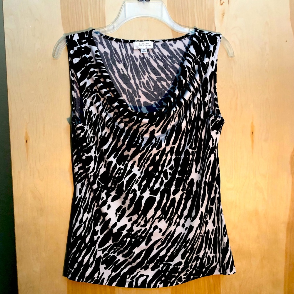 Women’s Sleeveless Blouse